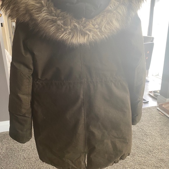 Aritzia “summit” parka jacket! - Picture 6 of 9